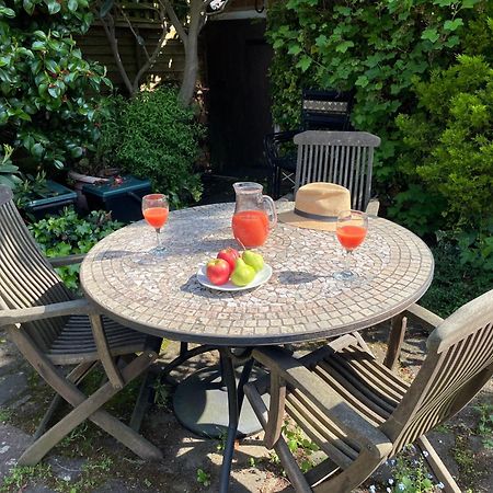 Clay Farm Guest House Bromley Esterno foto